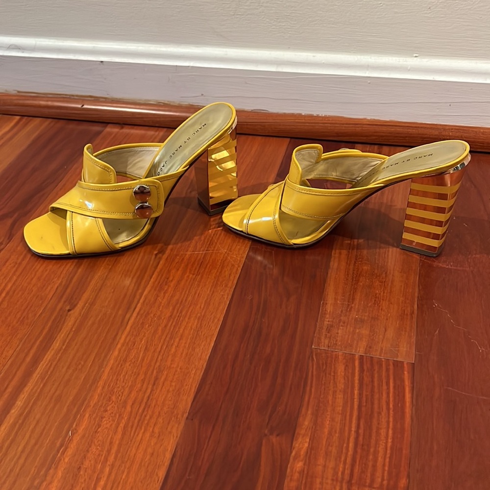 Marc by Marc Jacobs yellow sandal - Picture 5 of 5